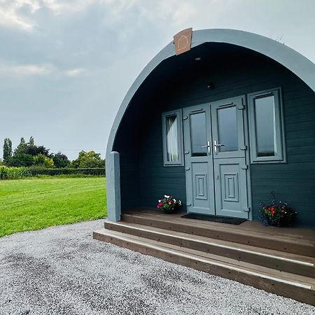 Welly Boot Pod Hotel Shenstone Exterior photo
