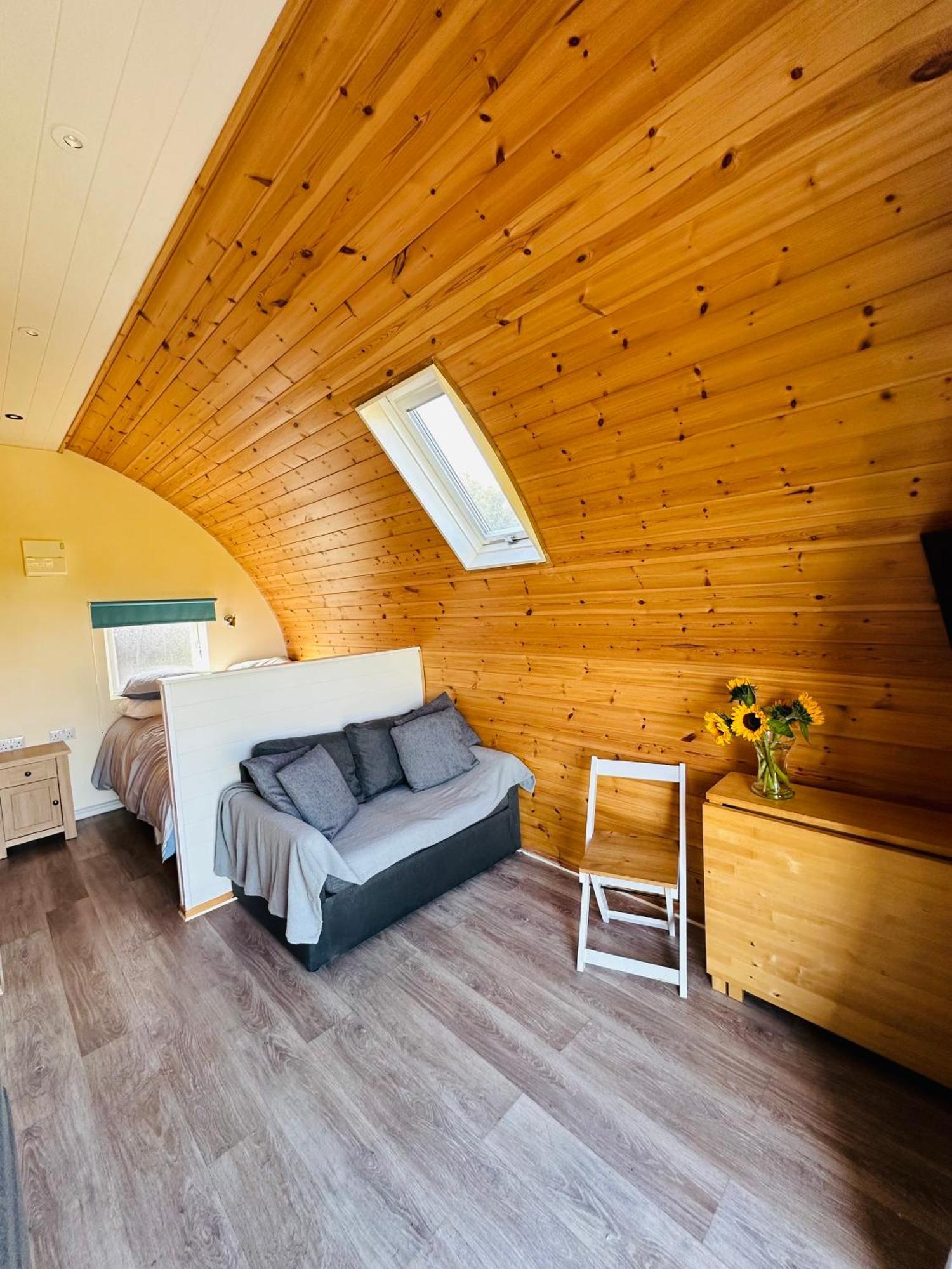 Welly Boot Pod Hotel Shenstone Exterior photo